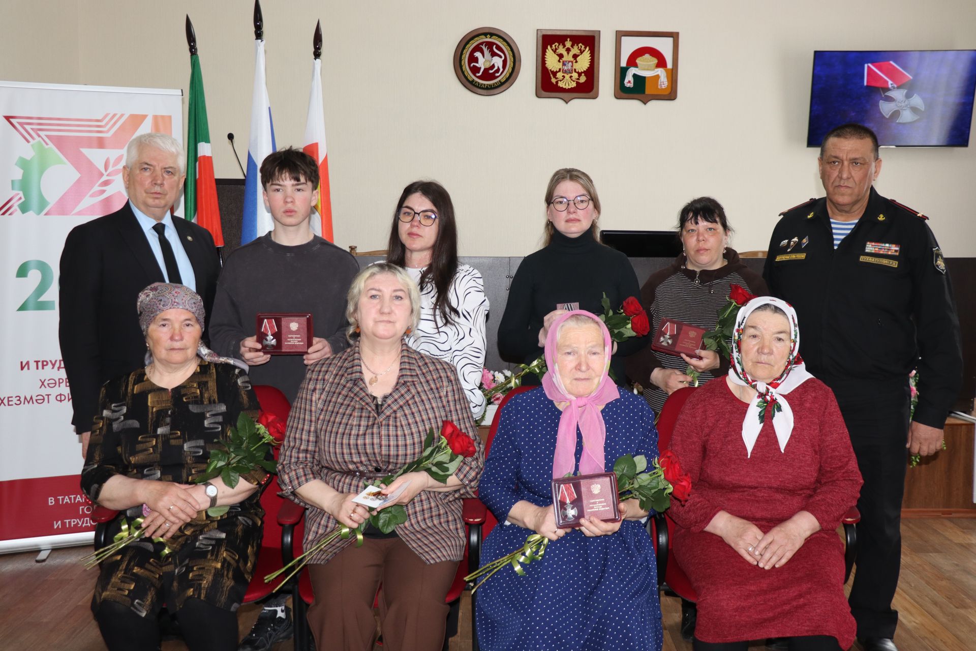В Дрожжановском районе передали награды семьям погибших героев СВО