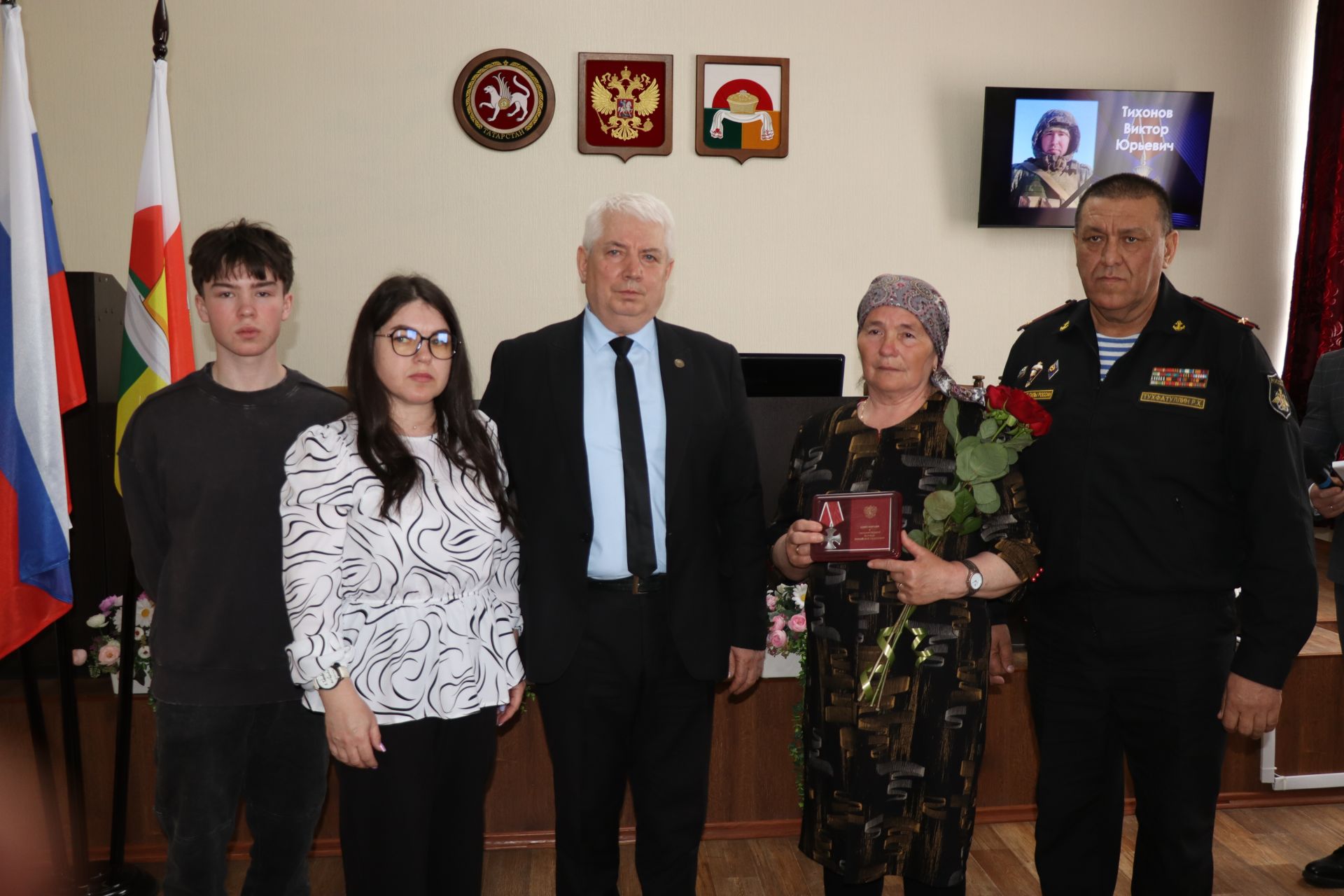 В Дрожжановском районе передали награды семьям погибших героев СВО