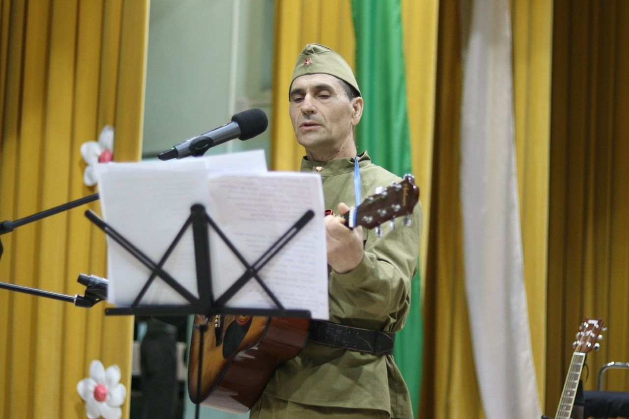 В Дрожжановском районе прошёл гитарник «Песни военных лет»
