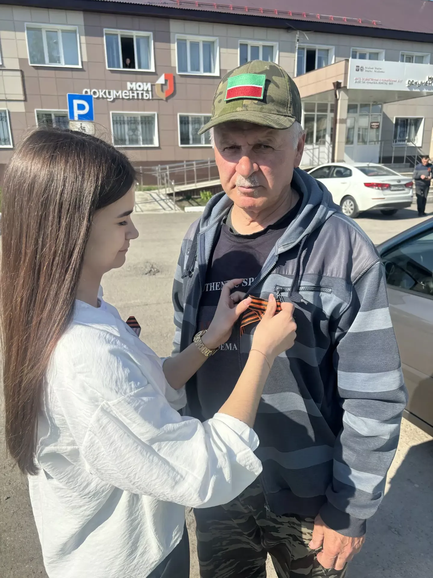 В Дрожжановском районе полицейские и волонтёры поздравили жителей с великим праздником