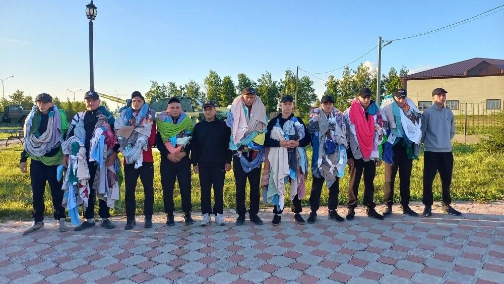 11 новобранцев из Дрожжановского района отправились на срочную службу в ряды Вооружённых Сил России