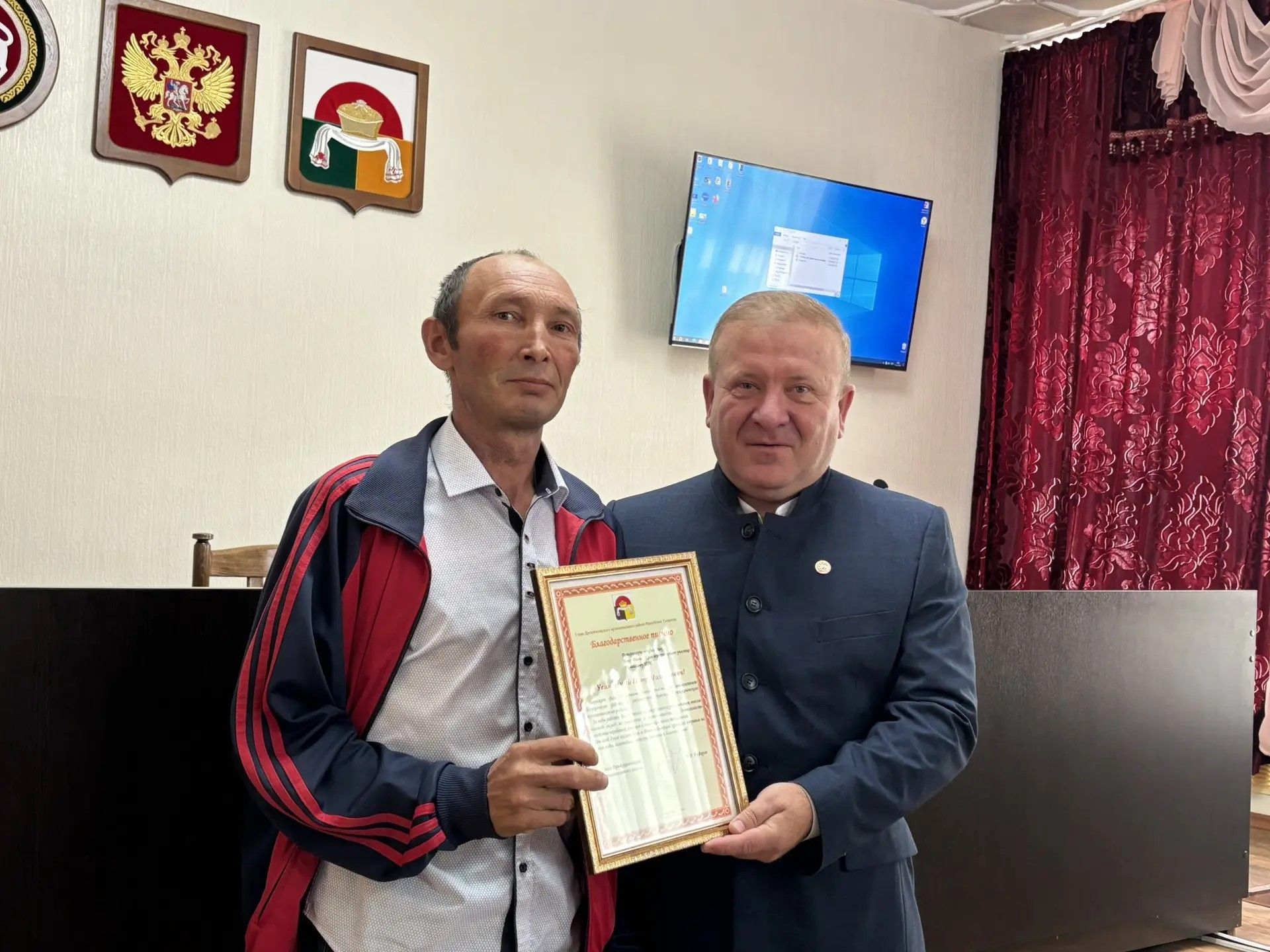 Работников ветслужбы Дрожжановского района поздравили с праздником