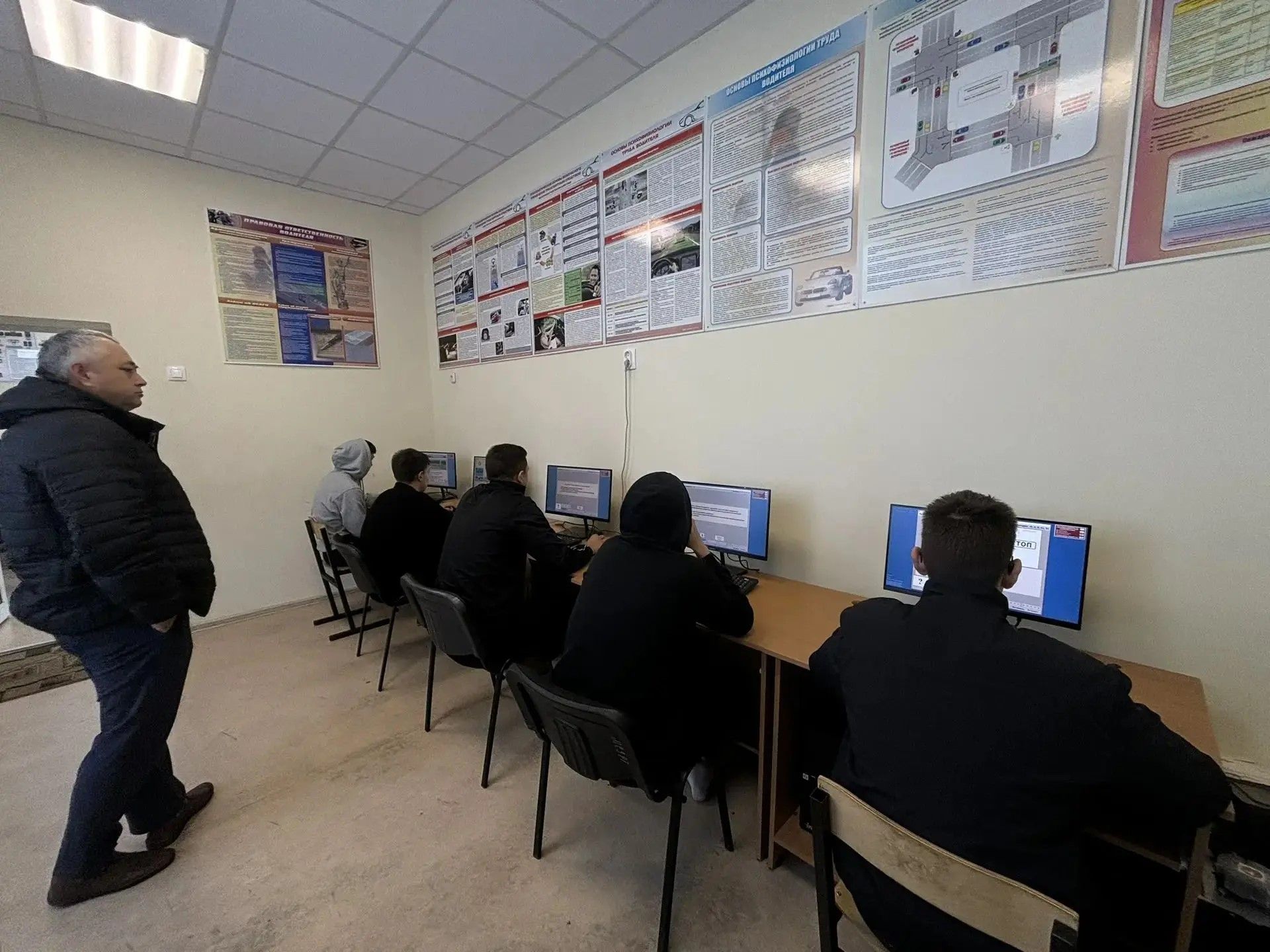 Студенты Дрожжановского техникума поборолись за звание лучшего автомобилиста