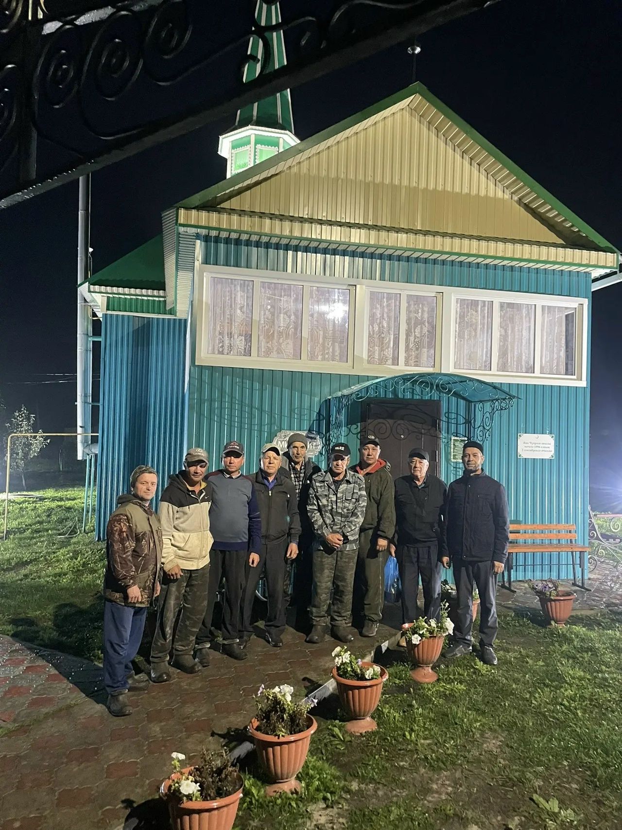 Дрожжановцы принимают активное участие в сборе гушр садака