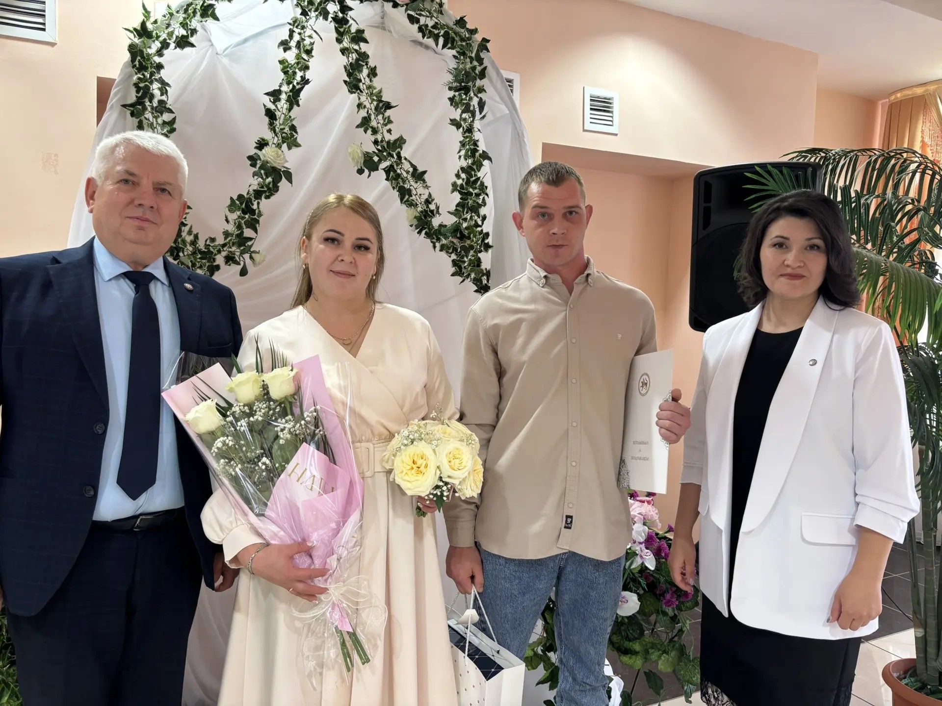 В отделе ЗАГС Дрожжановского района состоялась регистрация брака бойца СВО и его возлюбленной
