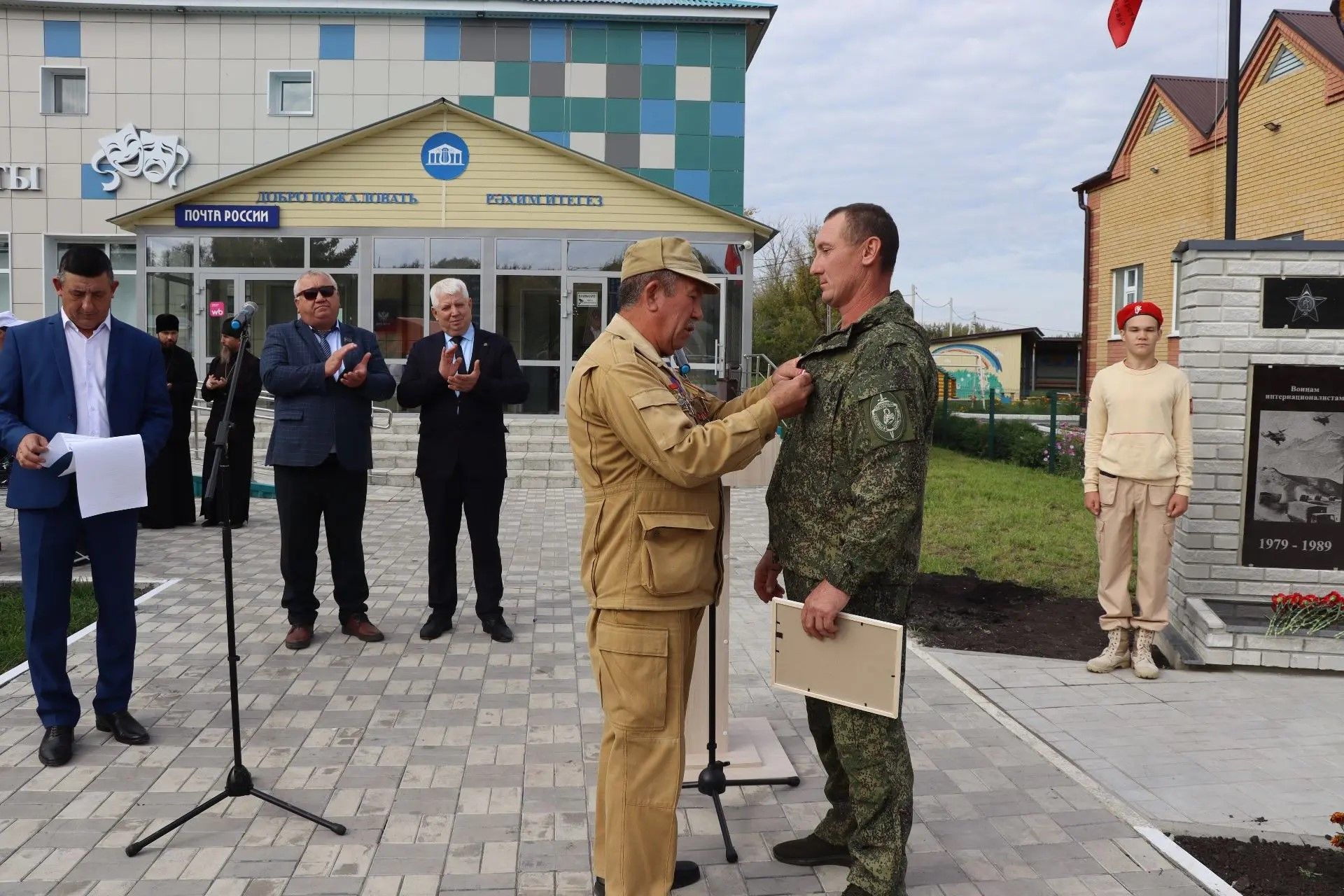Мемориальный комплекс «Аллея Героев» открыли в селе Алешкин-Саплык Дрожжановского района