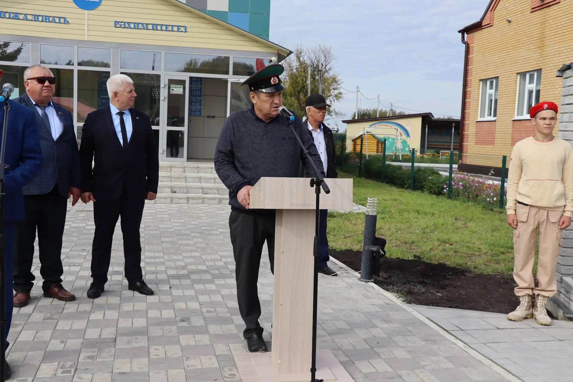 Мемориальный комплекс «Аллея Героев» открыли в селе Алешкин-Саплык Дрожжановского района