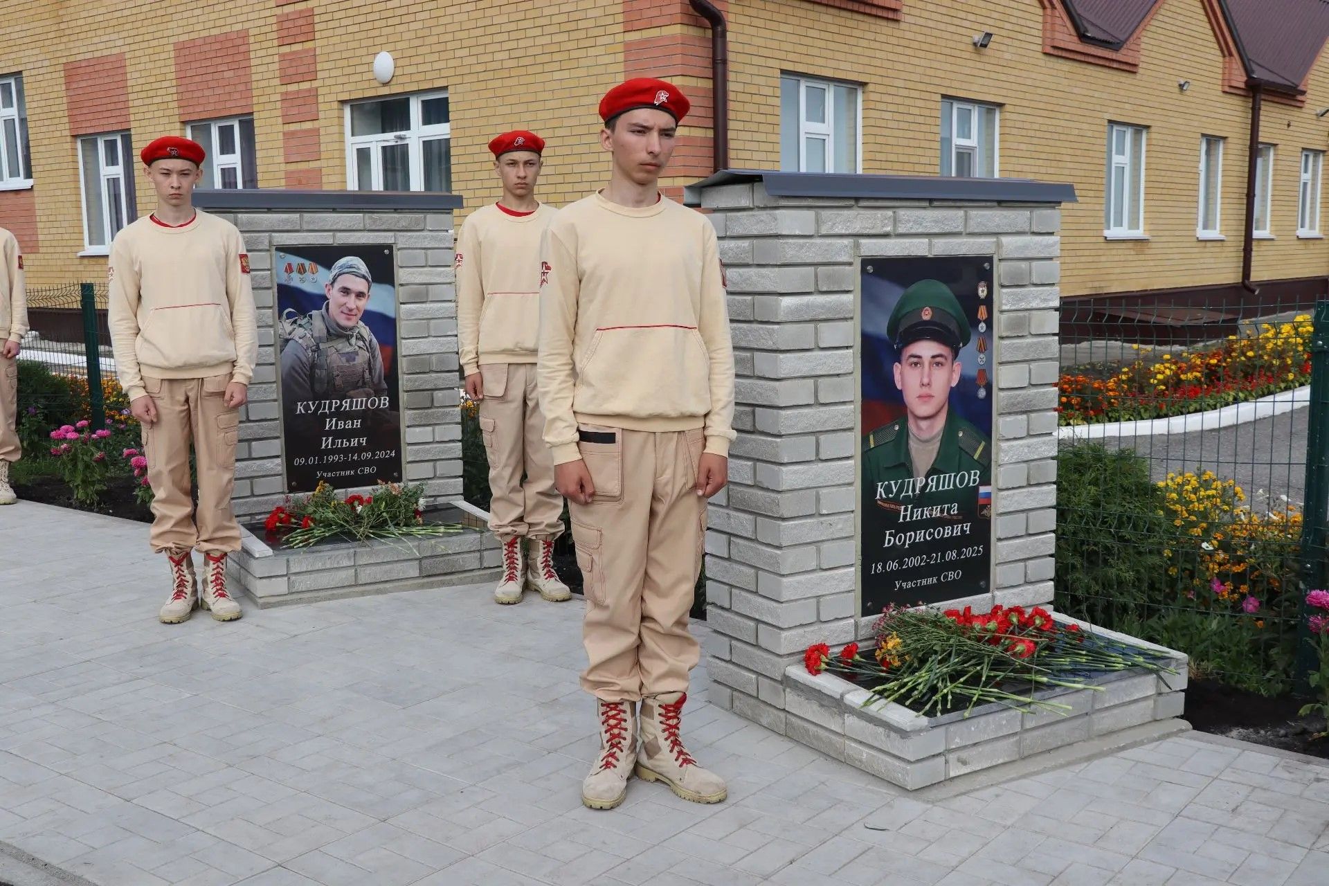 Мемориальный комплекс «Аллея Героев» открыли в селе Алешкин-Саплык Дрожжановского района