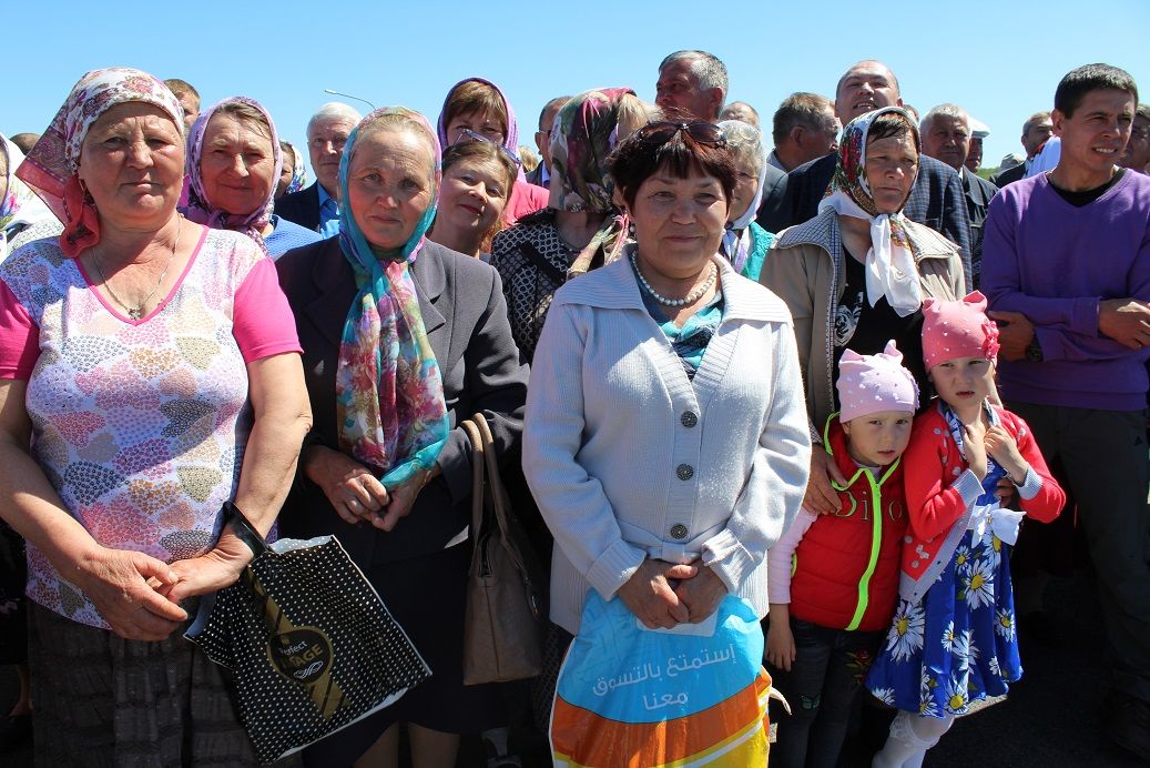 Торжественное освящение  часовни в селе Алёшкин Саплык