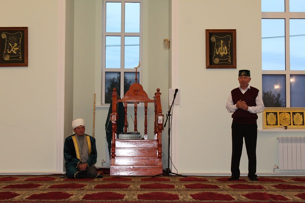 Ифтар в  центральной мечети "Жэмигъ"