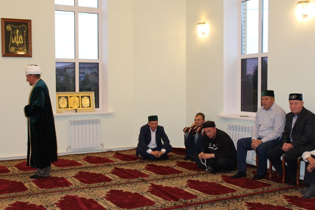 Ифтар в  центральной мечети "Жэмигъ"