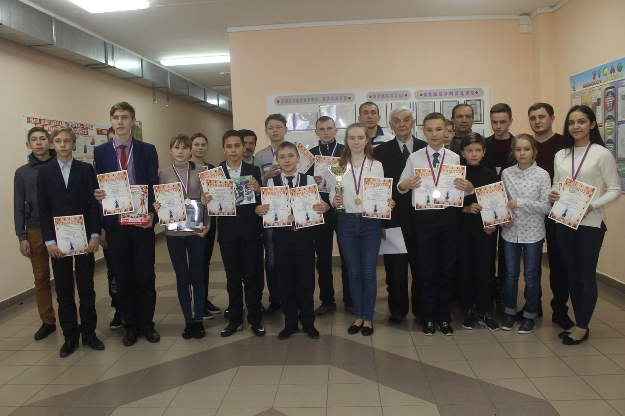 Турнир по шахматам среди учащихся в Дрожжаном 2019
