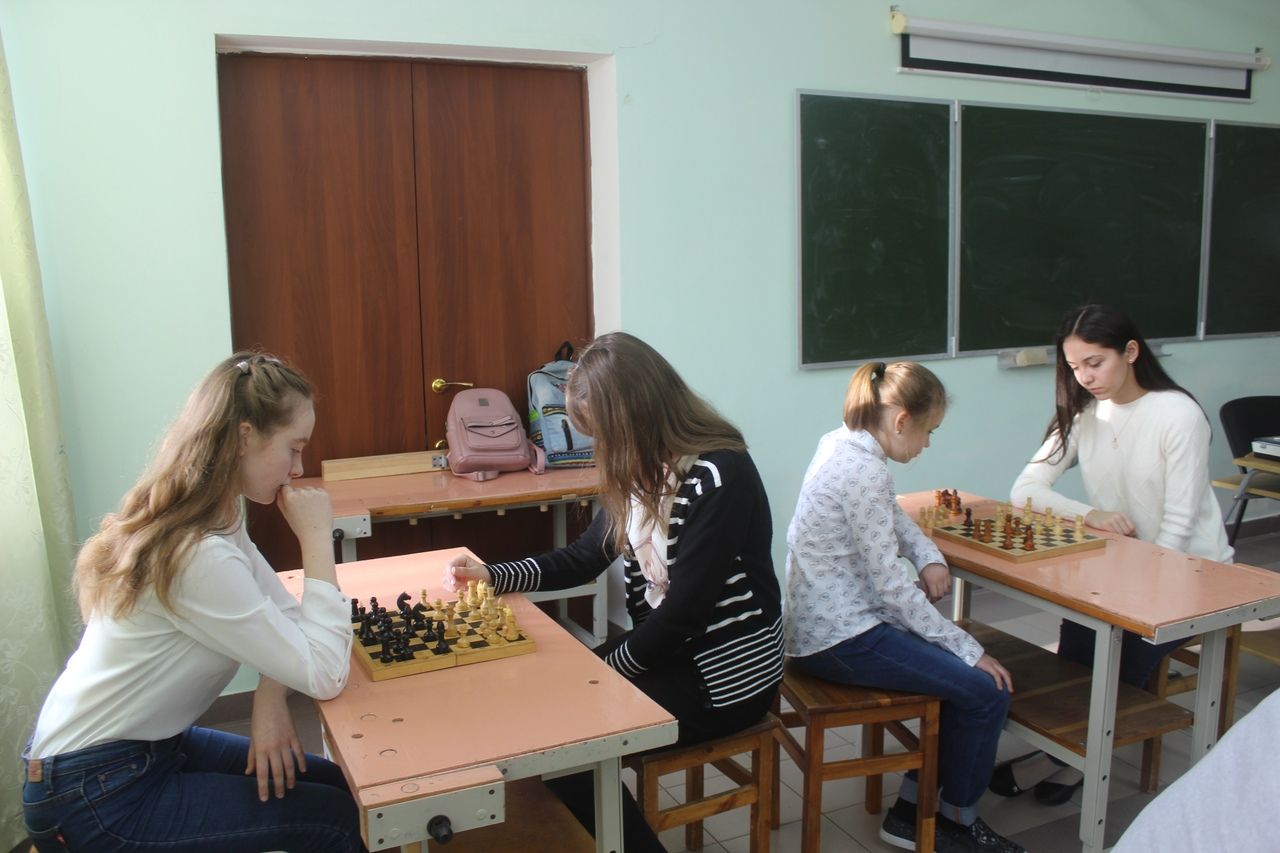 Турнир по шахматам среди учащихся в Дрожжаном 2019