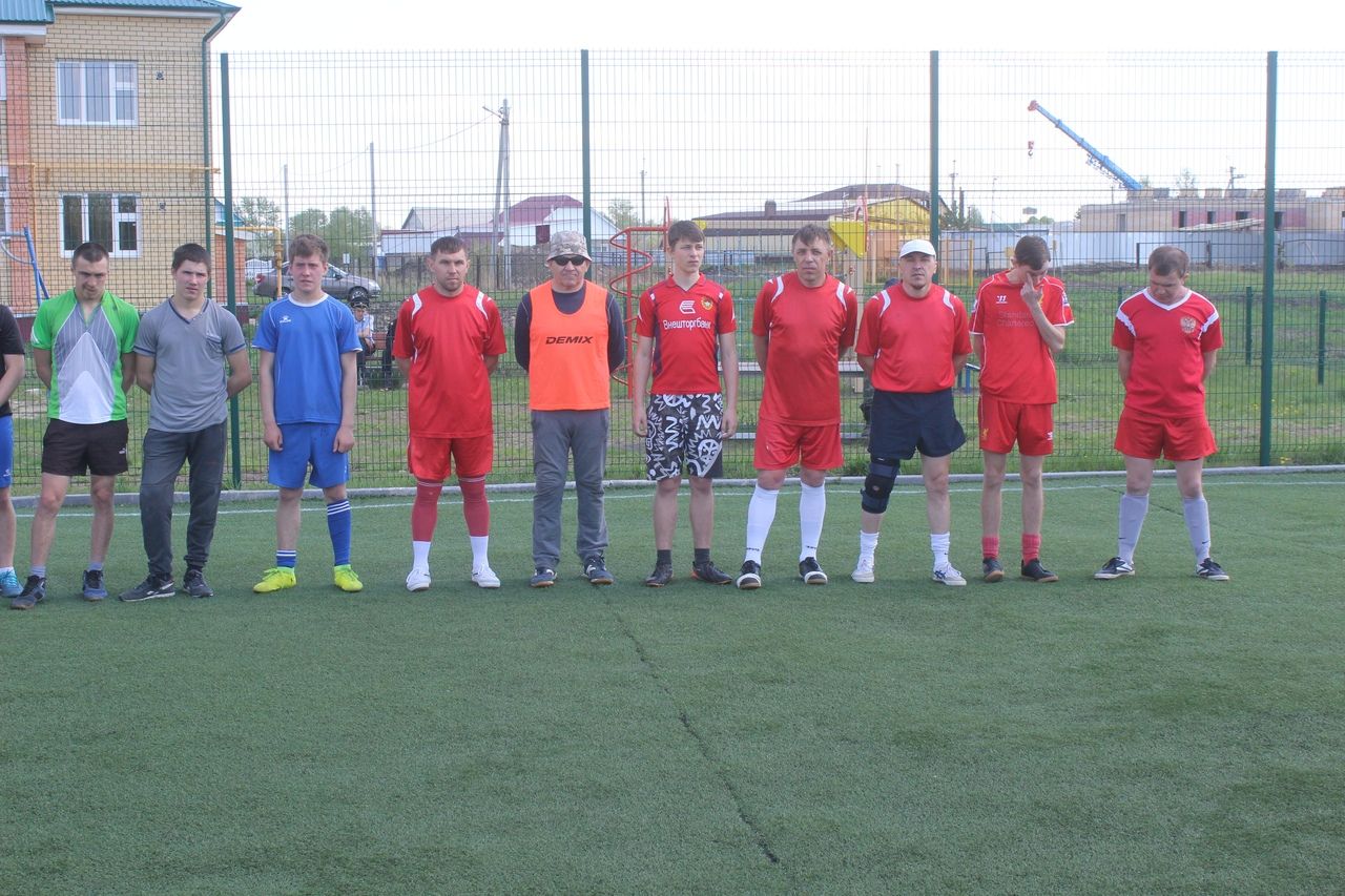 Открытый районный турнир по мини-футболу памяти Марата Салахова 2019