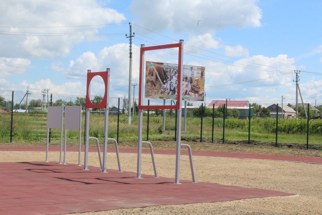 Открытие мини-футбольной площадки с беговой дорожкой и площадкой для выполнения нормативов ГТО