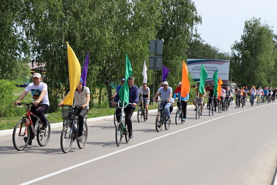 Участники бизнес-веломарафона приехали из Казани в Дрожжановский район на велосипедах