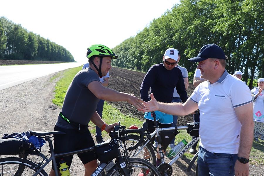 Участники бизнес-веломарафона приехали из Казани в Дрожжановский район на велосипедах