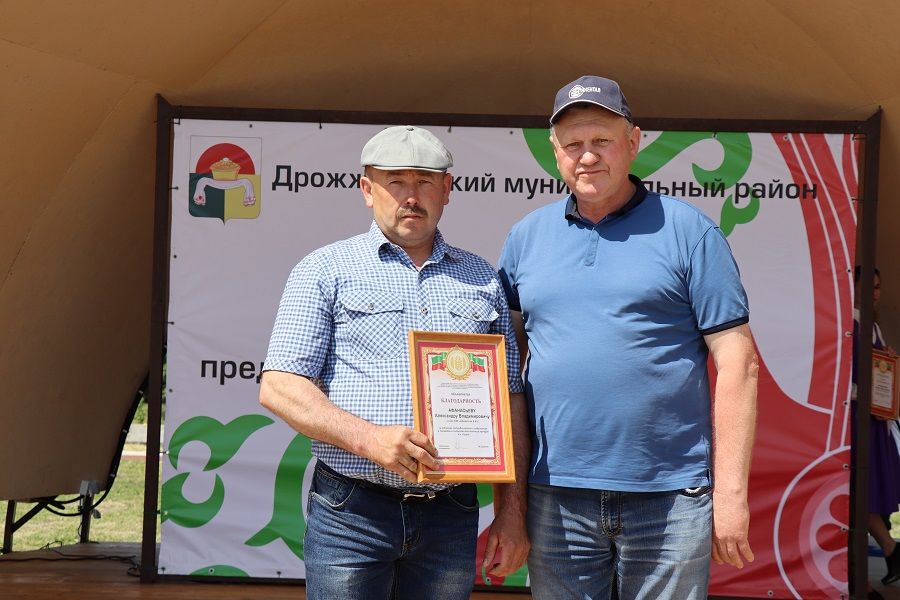 Участники бизнес-веломарафона приехали из Казани в Дрожжановский район на велосипедах