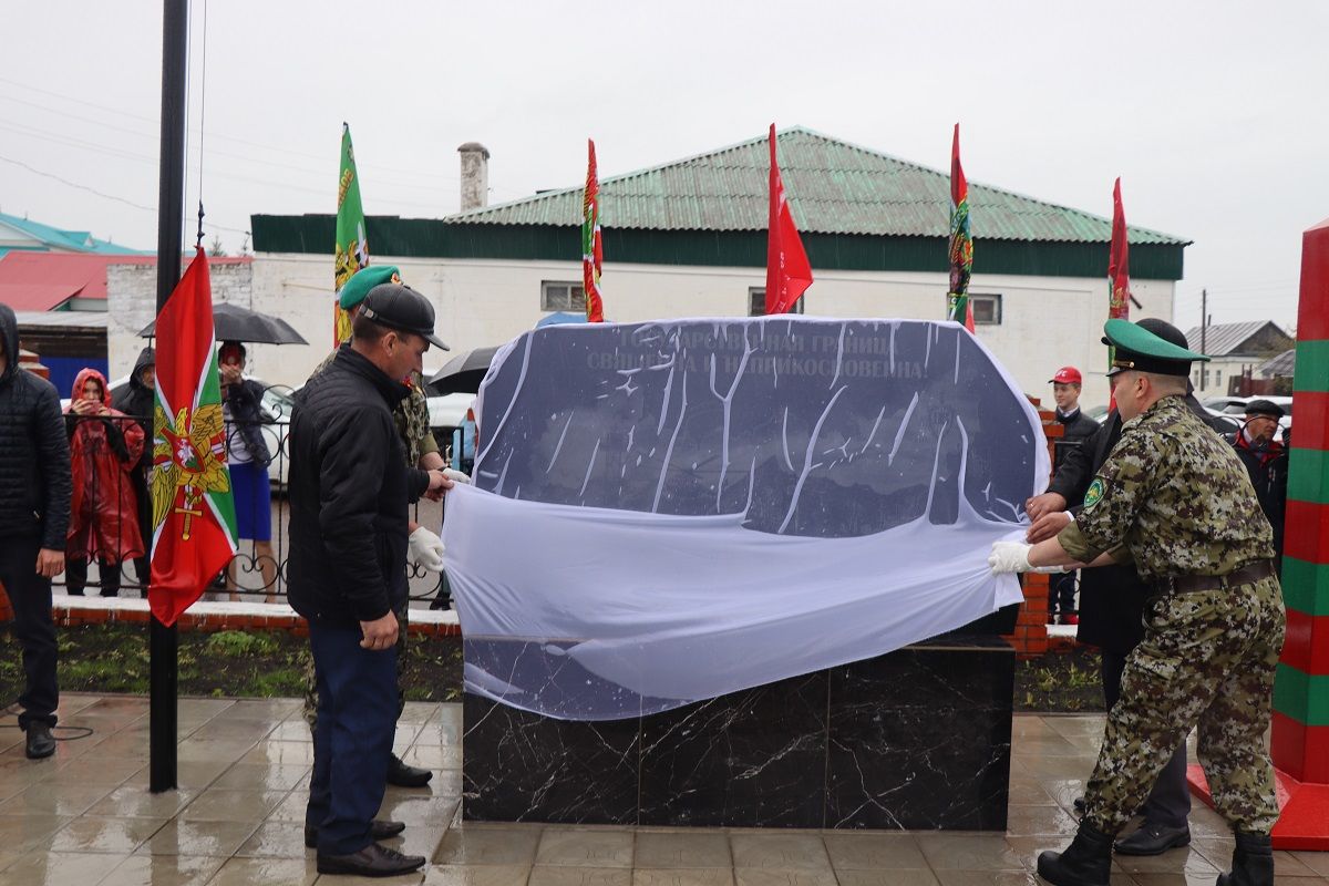 В селе Старые Какерли Дрожжановского района открыли монумент пограничникам
