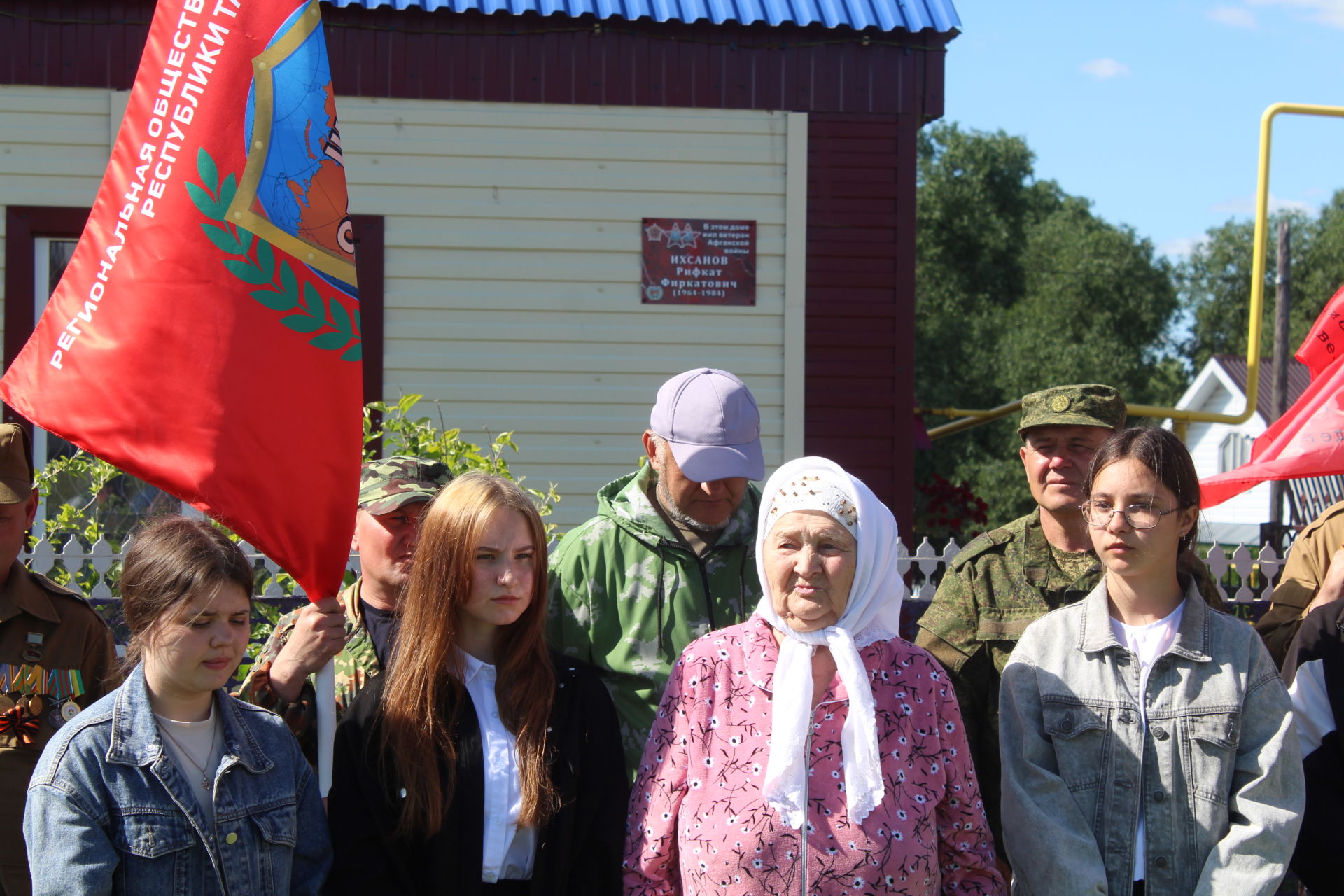 В Дрожжаном установили памятные доски на домах погибшим воинам-афганцам