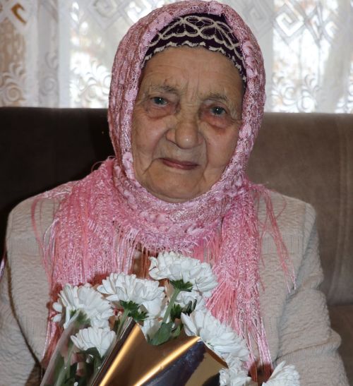 Иске Ишле авылында гомер кичерүче Сатирә апа Мердеевага 90 яшь
