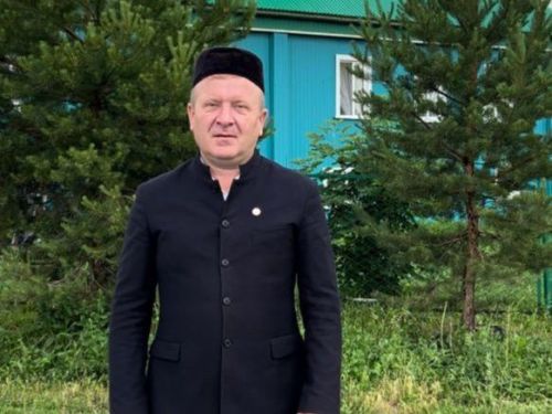Глава Дрожжановского района РТ Марат Гафаров поздравляет с Курбан байрам