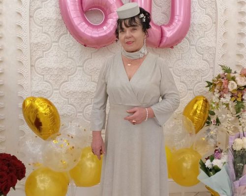 Әлфия Яхиева–район, республика, күрше өлкәләрдә танылган,  үзешчән җырчы