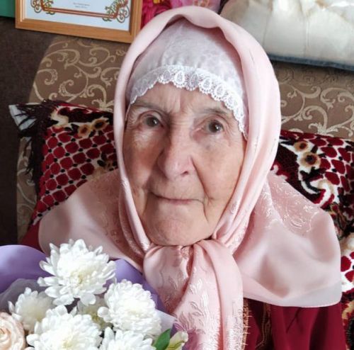 Иске Чүпрәле авылында яшәүче Хания Рәхмәтуллова 90 яшьлек юбилеен билгеләде