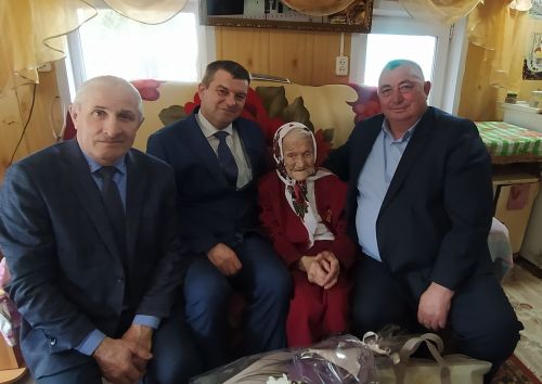 Юбилей долгожительницы: в Дрожжановском районе РТ Зайнаббану Санатуллину поздравили с 95-летием
