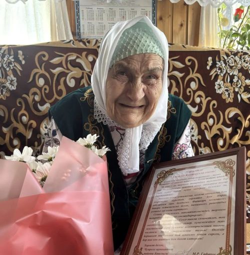 В Дрожжановском районе поздравили с 90-летием Салиму Калимулловну Хасанову
