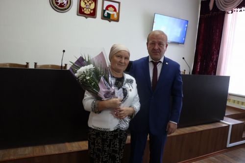 В Дрожжановском районе наградили педагогов и ветеранов педагогического труда