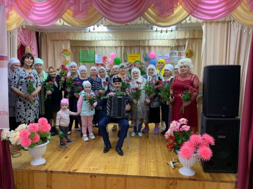 Яңа Кәкерледә Өлкәннәр көне уңаеннан бәйрәм үтте