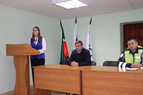 В Дрожжановском техникуме прошло профилактическое мероприятие, посвященное памяти жертв дорожных происшествий