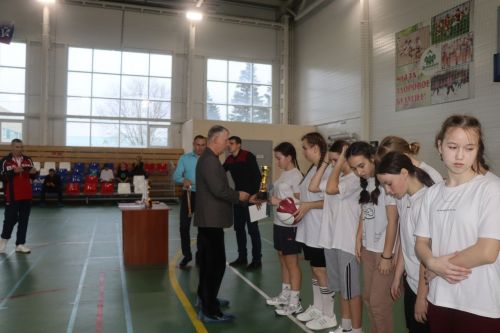 В Дрожжаном прошёл чемпионат района по «КЭС-БАСКЕТ» среди команд девушек общеобразовательных учреждений
