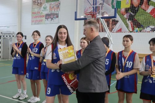 В Дрожжаном прошёл чемпионат района по «КЭС-БАСКЕТ» среди команд девушек общеобразовательных учреждений
