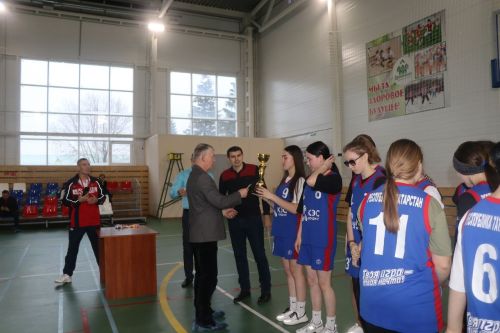 В Дрожжаном прошёл чемпионат района по «КЭС-БАСКЕТ» среди команд девушек общеобразовательных учреждений