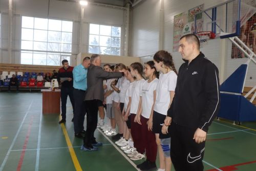 В Дрожжаном прошёл чемпионат района по «КЭС-БАСКЕТ» среди команд девушек общеобразовательных учреждений