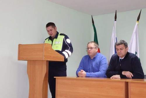 В Дрожжановском техникуме прошло профилактическое мероприятие, посвященное памяти жертв дорожных происшествий