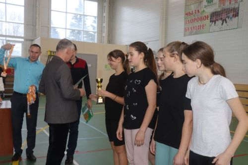 В Дрожжаном прошёл чемпионат района по «КЭС-БАСКЕТ» среди команд девушек общеобразовательных учреждений