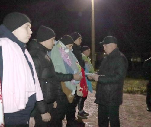 Дрожжановских ребят проводили на службу в армию