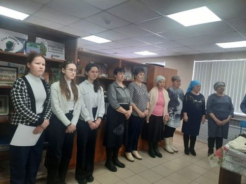 В Дрожжановском отделении Союза Пенсионеров России состоялось награждение волонтеров акции «Җылы оекбаш»