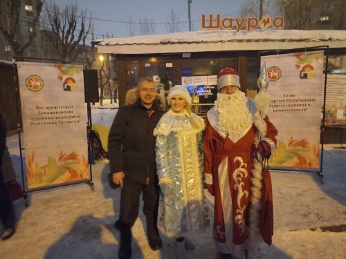 Дрожжановцы представляют предновогоднюю сельхозярмарку жителям Казани