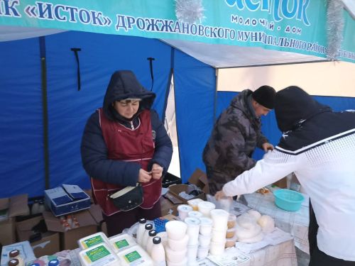 Дрожжановцы представляют предновогоднюю сельхозярмарку жителям Казани
