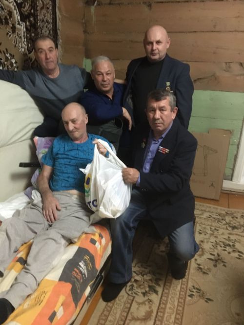 Ветераны боевых действий в Дрожжановском районе РТ поздравили своего товарища с наступающим новым годом