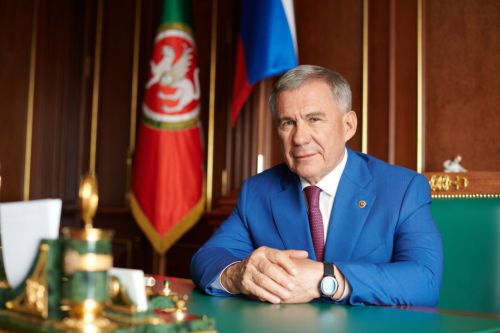 Новогоднее видеообращение: Рустам Минниханов поздравил татарстанцев с наступающим Новым годом