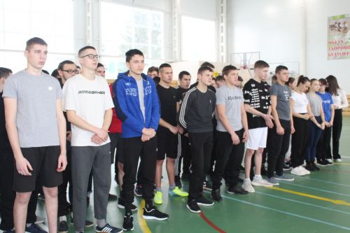 Студенты техникума отраслевых технологий  Дрожжановского района выполняют нормативы ГТО