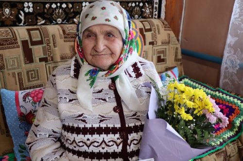 Два долгожителя в Дрожжановском районе отметили юбилейные даты