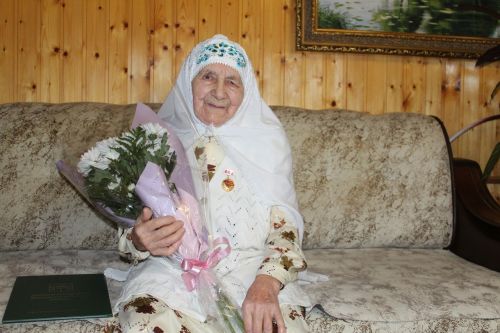 Иске Шәйморза авылында яшәүче Сабрия Кәрим кызы Сәлаховага 90 яшь тулды