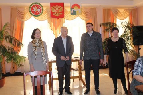 Дрожжановские пенсионеры и семейные команды сразились в шахматы