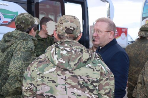 Дрожжановские бойцы из зоны СВО прибыли в отпуск: один из них сразу же сделал предложение своей девушке